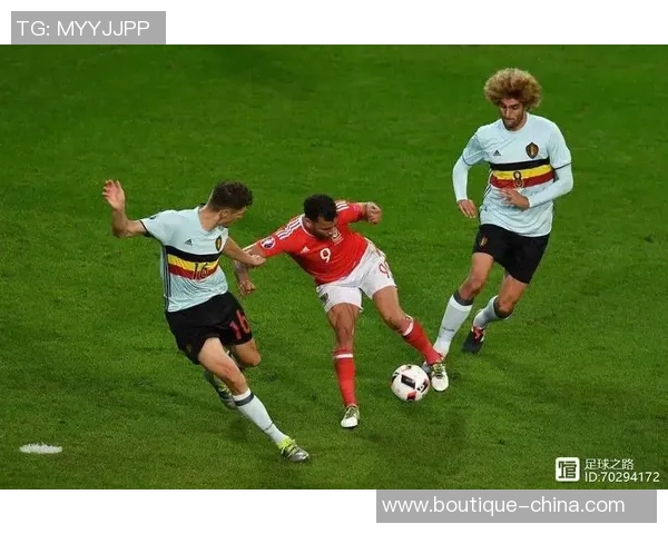 盘点足坛巨星花式过人瞬间展现足球技巧与艺术魅力